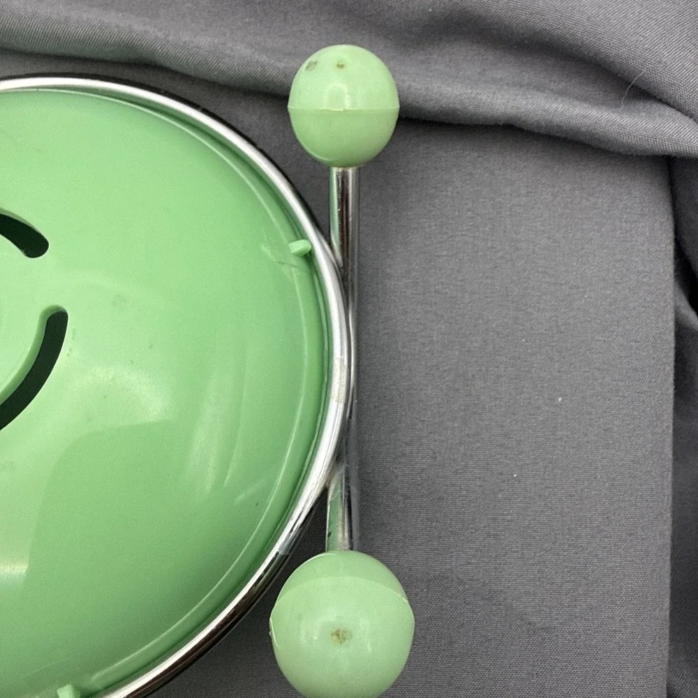 vintage green melamine Soap Dish Round With Metal Arms With Green Ball Feet